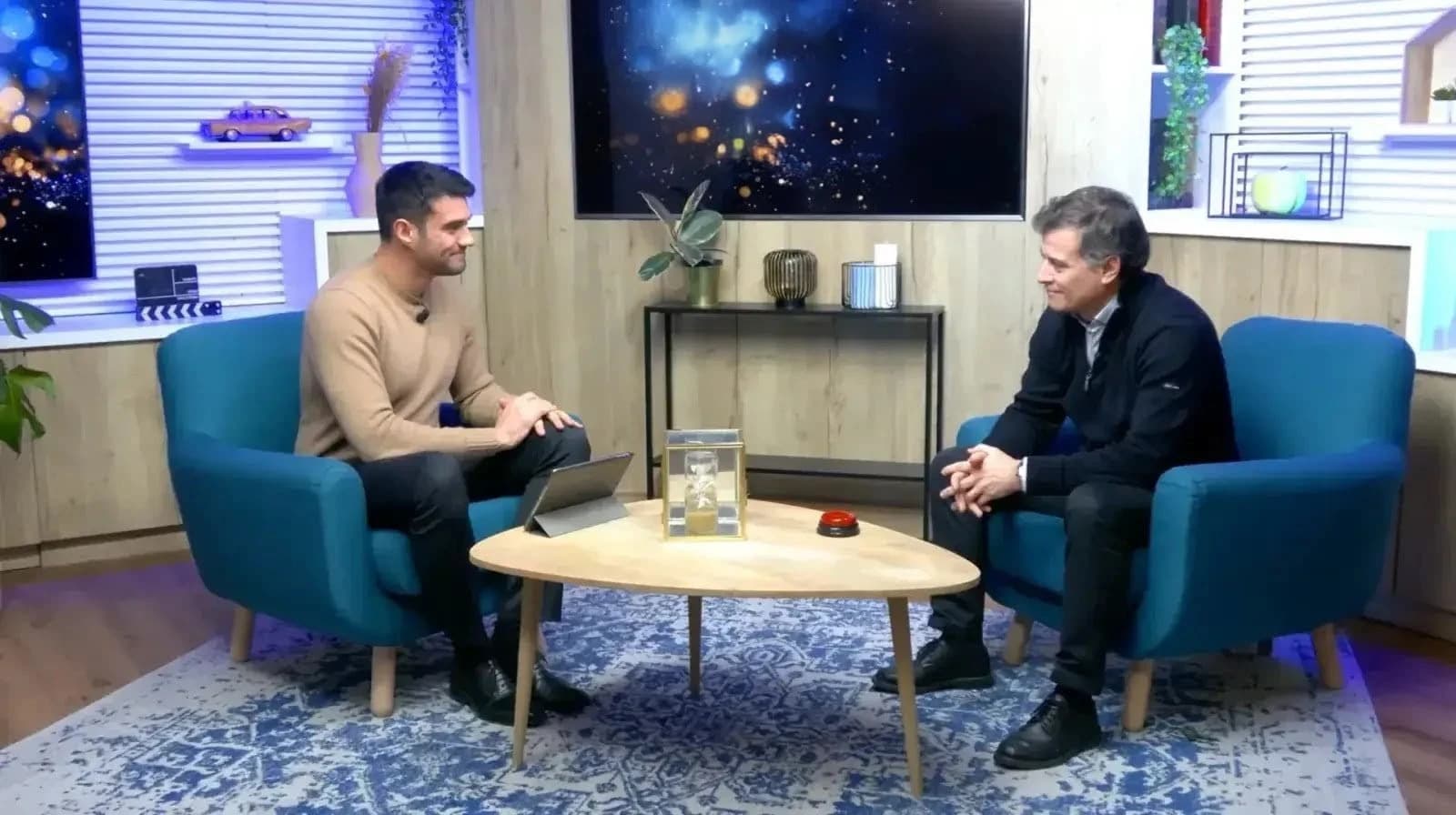 Studio Le petit Jab - Studio TV pour les créateurs - Location plateau TV Paris Mogador Studios