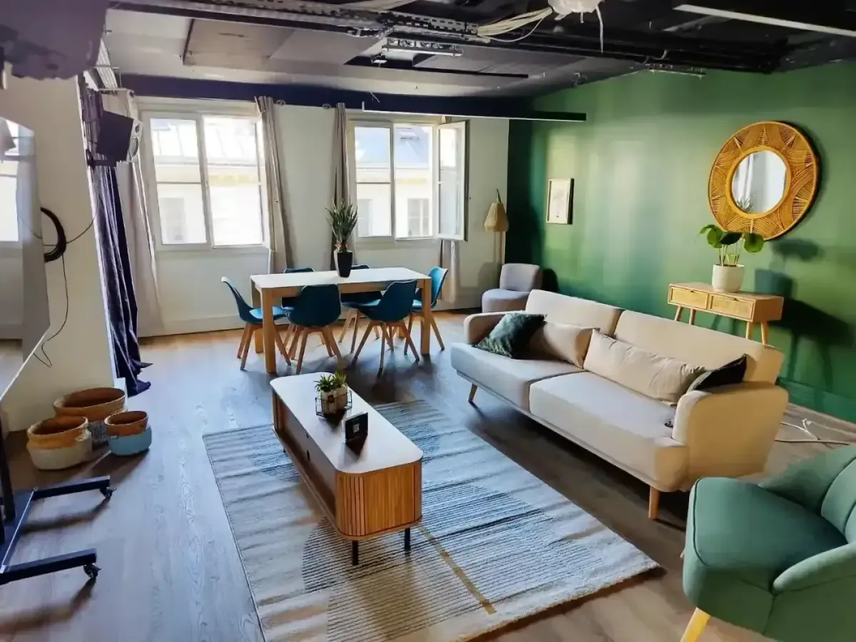 Studio Le Salon - Plateau TV chaleureux - Location plateau TV Paris Mogador Studios